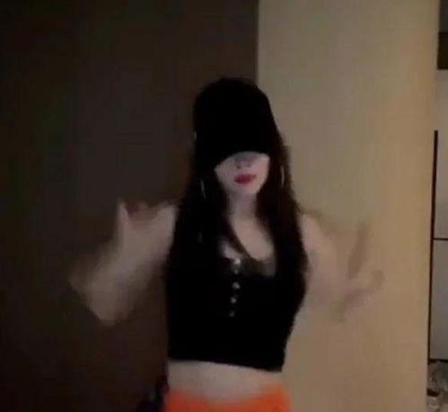 网红吃瓜跳舞最新视频,热辣舞姿引爆网络，瓜味十足！