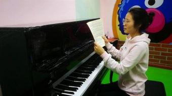 吃瓜网钢琴老师,技艺高超，人气爆棚！