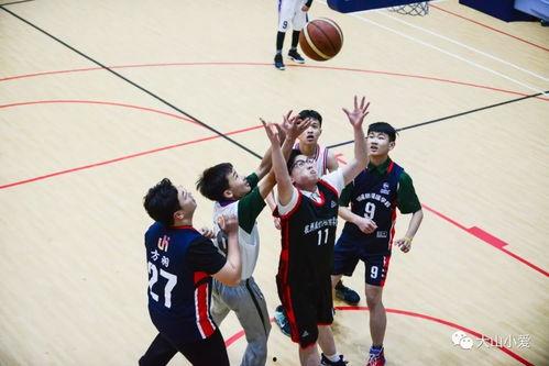 女网红打篮球吃瓜