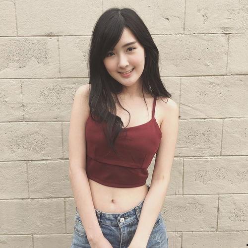 网红吃瓜纹身美女是谁啊,揭秘网络红人的神秘面纱